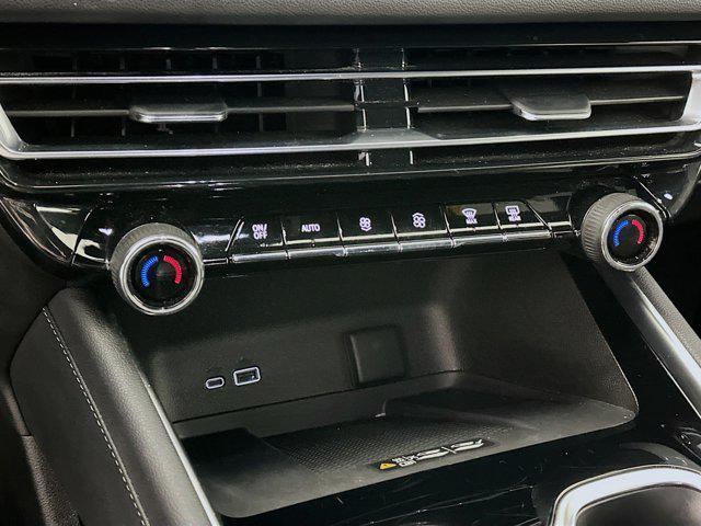 used 2025 Chevrolet Traverse car, priced at $30,497