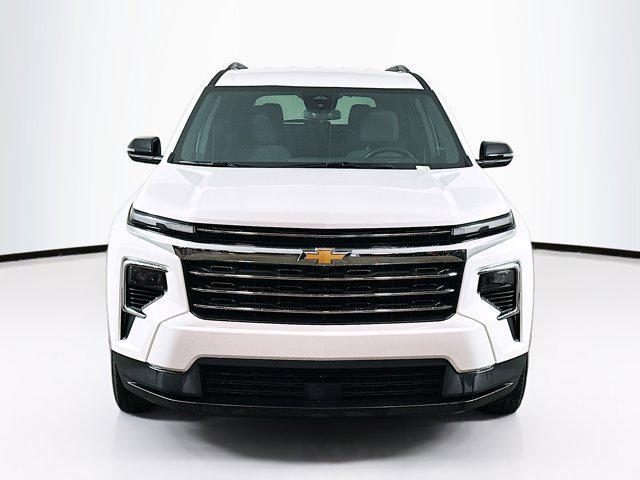 used 2025 Chevrolet Traverse car, priced at $30,497