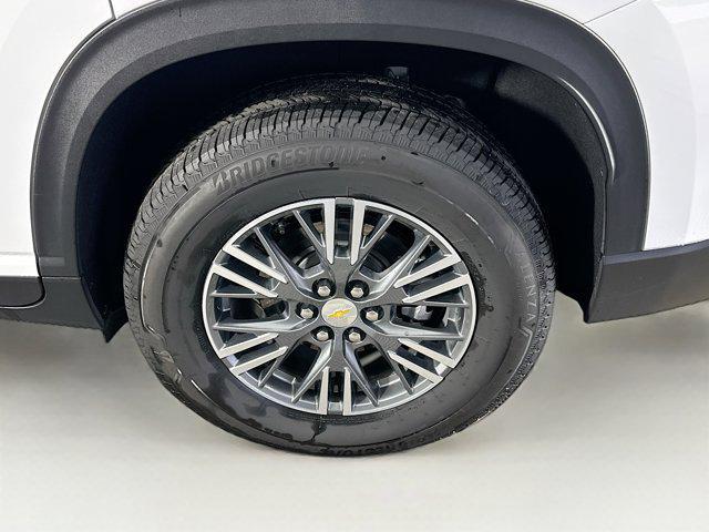 used 2025 Chevrolet Traverse car, priced at $30,497