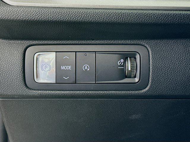 used 2025 Chevrolet Traverse car, priced at $30,497