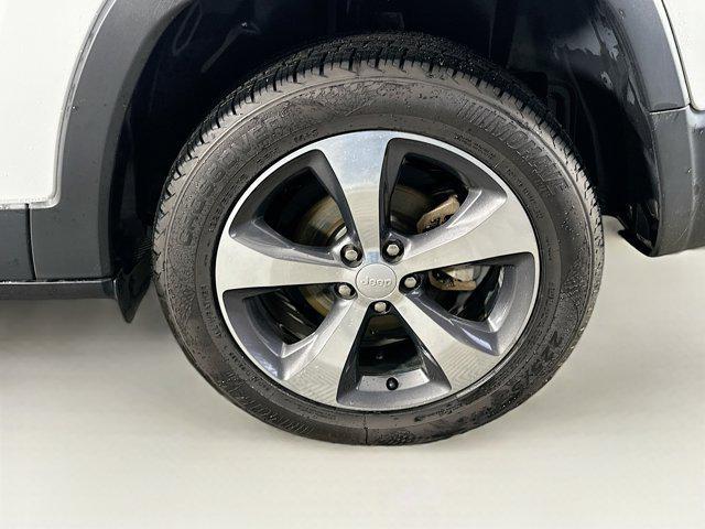 used 2019 Jeep Cherokee car, priced at $13,487