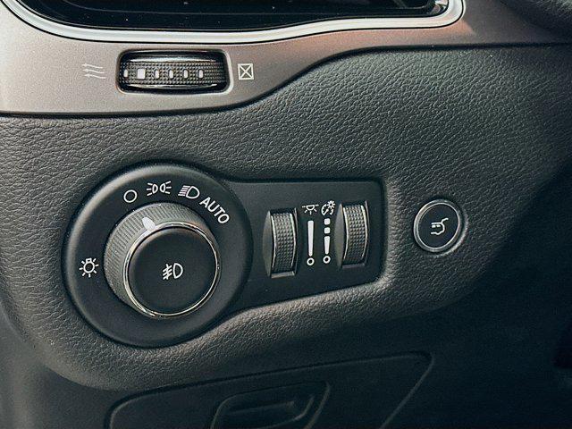 used 2019 Jeep Cherokee car, priced at $13,487