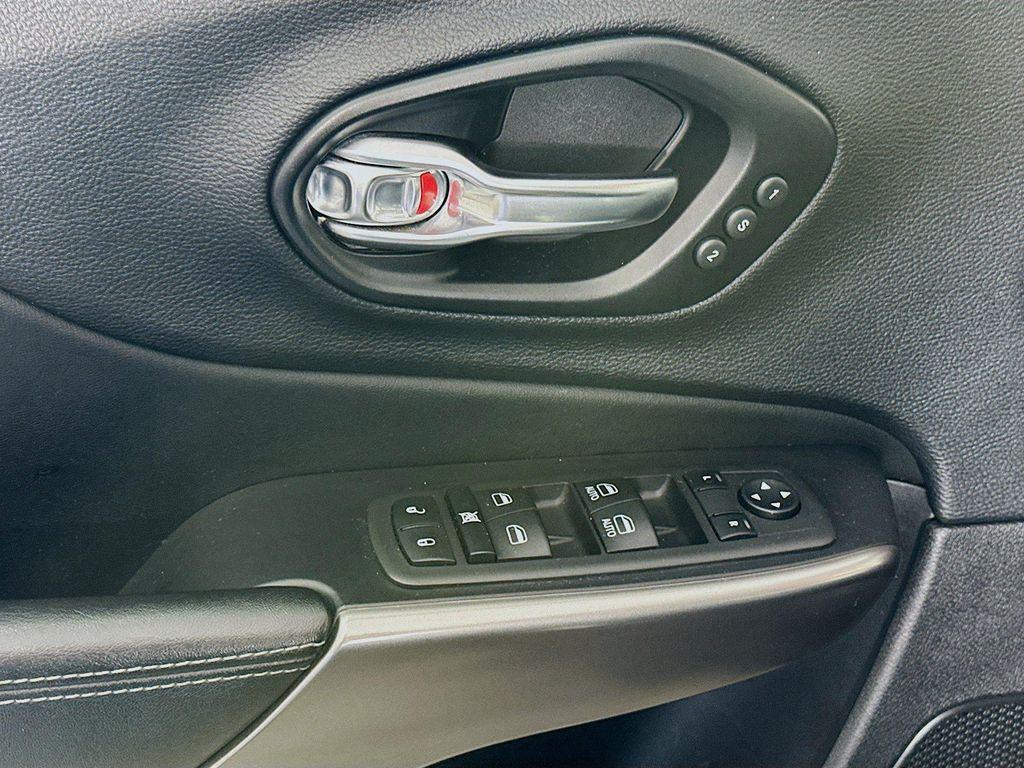 used 2021 Jeep Cherokee car, priced at $16,886