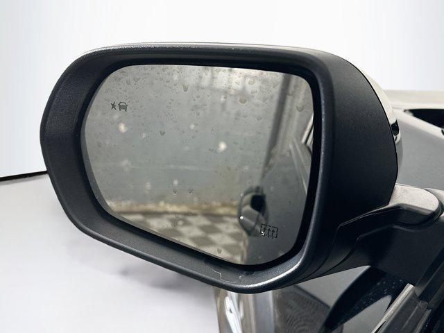 used 2025 Chevrolet Equinox car, priced at $22,996