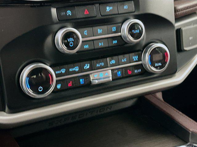 used 2024 Ford Expedition car, priced at $40,987