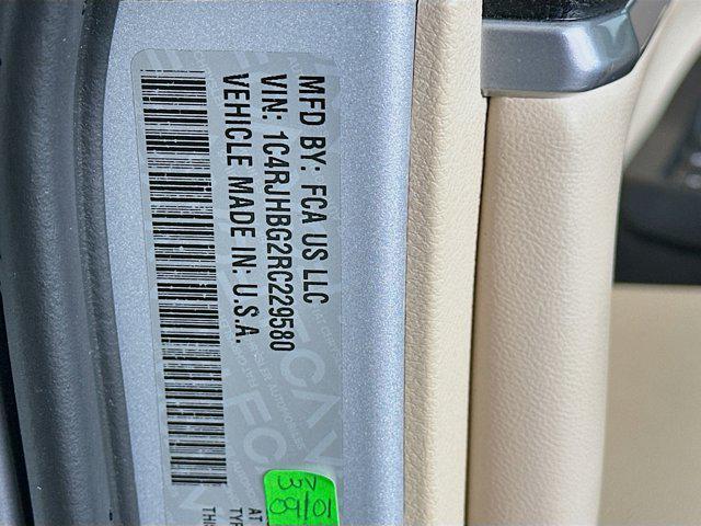 used 2024 Jeep Grand Cherokee car, priced at $30,997