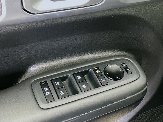 used 2025 Hyundai Santa Fe car, priced at $26,997