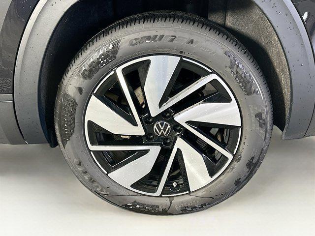 used 2025 Volkswagen Atlas car, priced at $30,987