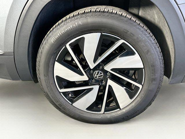 used 2025 Volkswagen Atlas car, priced at $29,987