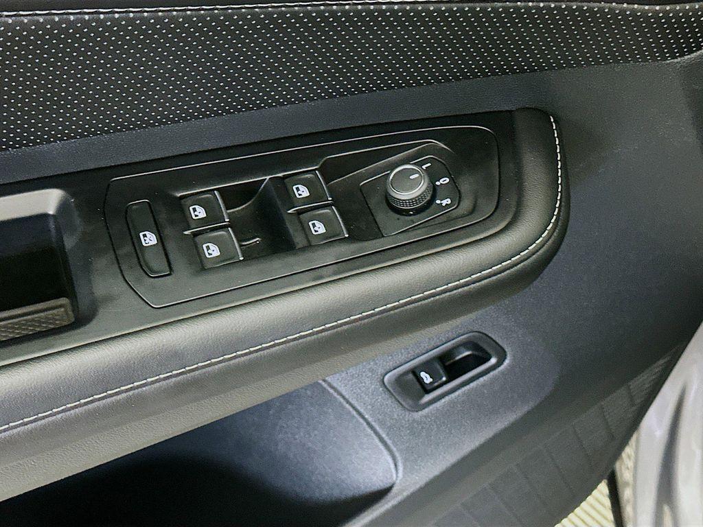 used 2025 Volkswagen Atlas car, priced at $31,895