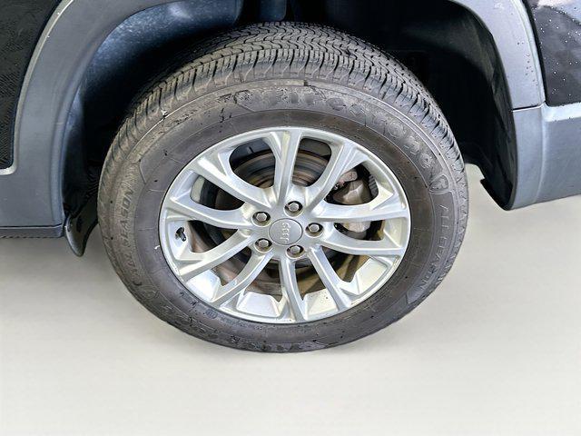 used 2019 Jeep Cherokee car, priced at $12,496