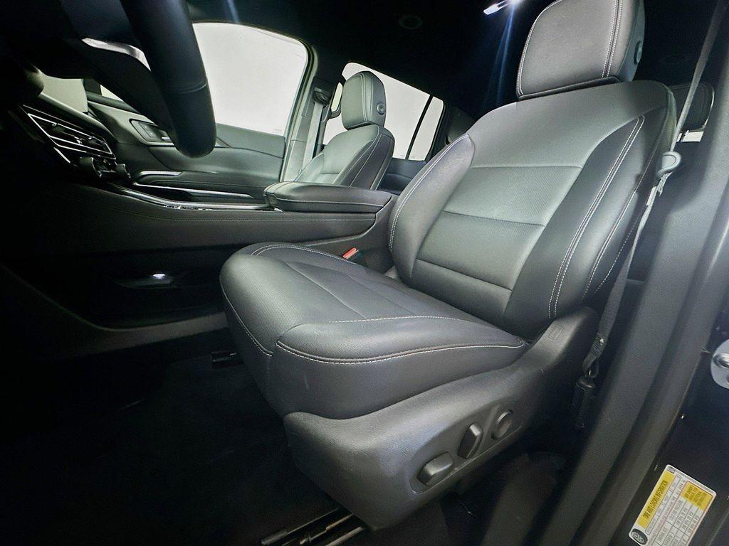 used 2025 Chevrolet Traverse car, priced at $36,596
