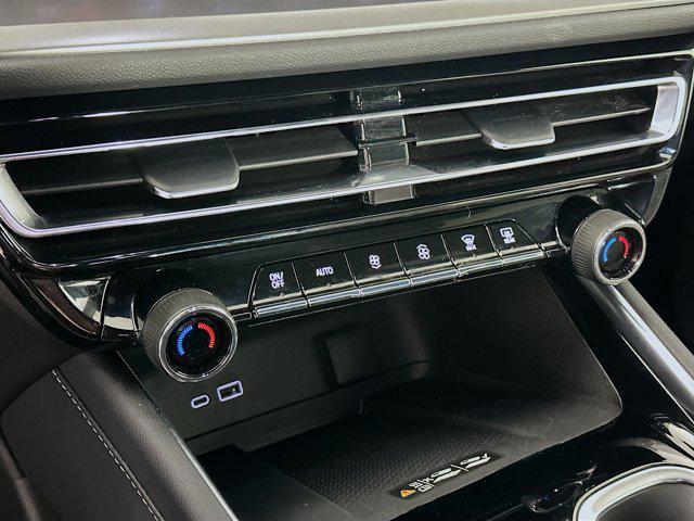 used 2025 Chevrolet Traverse car, priced at $32,297