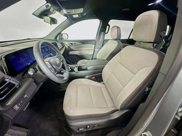 used 2025 Chevrolet Traverse car, priced at $32,297