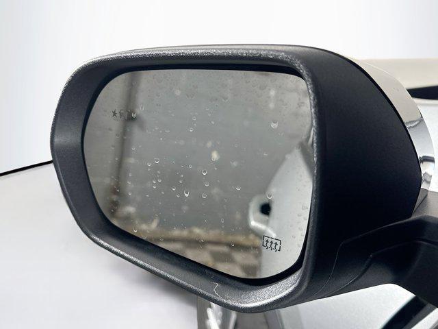 used 2025 Chevrolet Traverse car, priced at $32,297