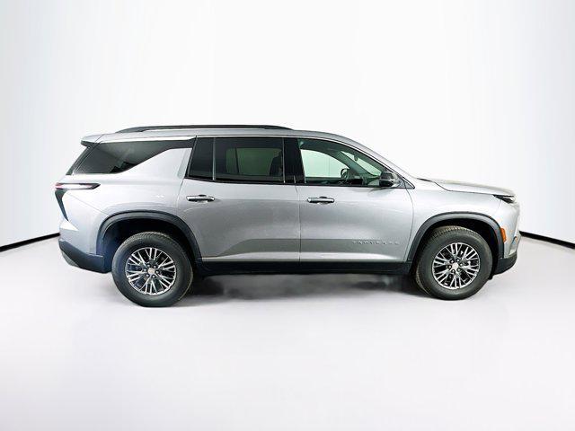 used 2025 Chevrolet Traverse car, priced at $32,297
