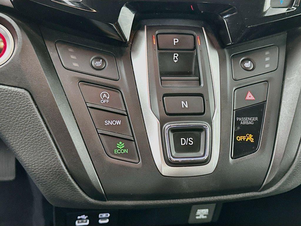 used 2025 Honda Odyssey car, priced at $33,286