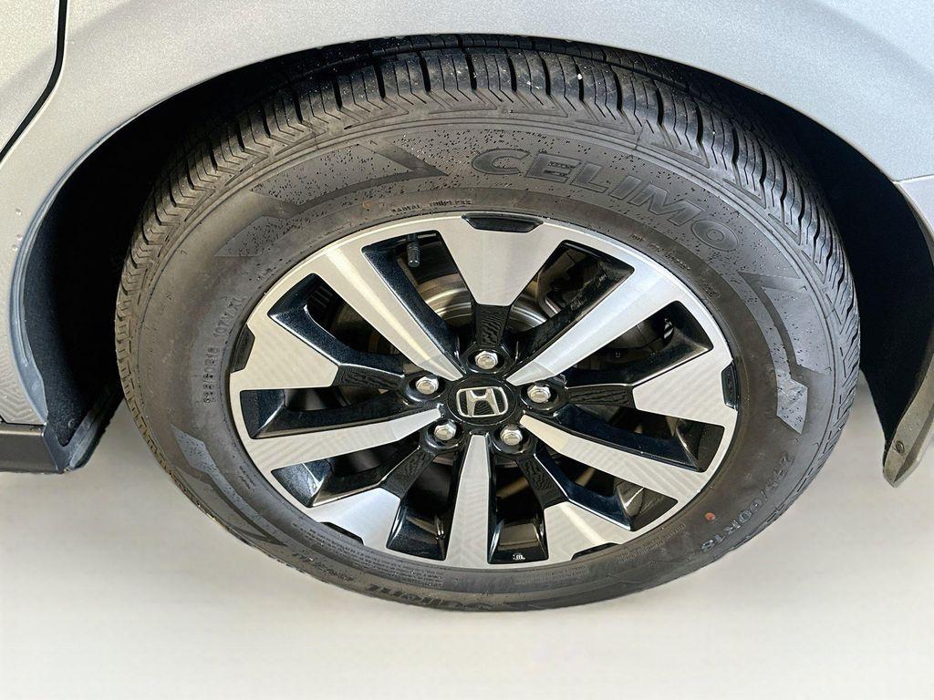 used 2025 Honda Odyssey car, priced at $33,286