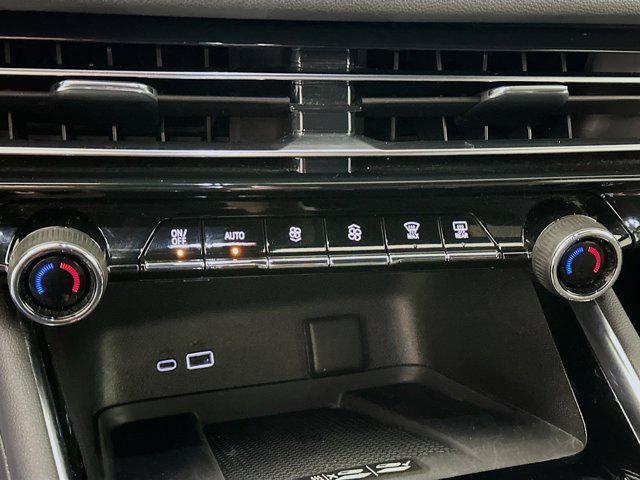 used 2025 Chevrolet Traverse car, priced at $30,497