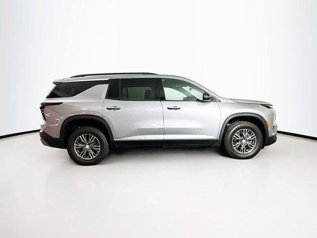 used 2025 Chevrolet Traverse car, priced at $30,497