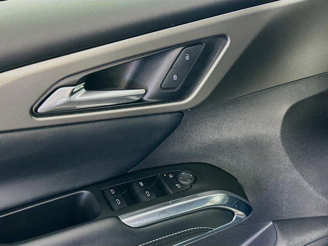 used 2025 Chevrolet Traverse car, priced at $30,497