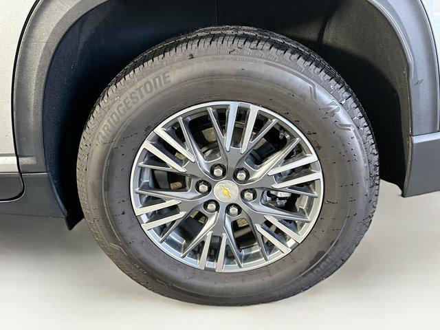 used 2025 Chevrolet Traverse car, priced at $30,497