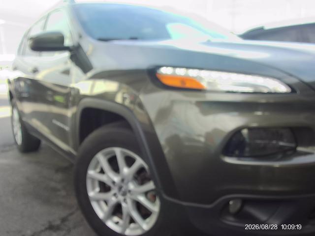 used 2015 Jeep Cherokee car, priced at $7,470