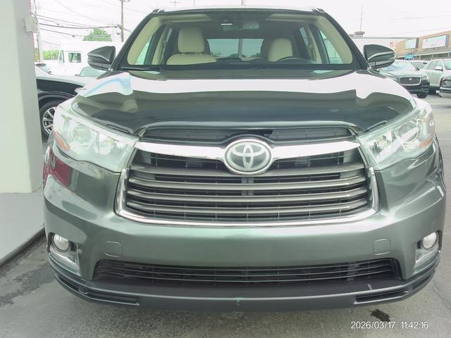 used 2015 Toyota Highlander car, priced at $14,470