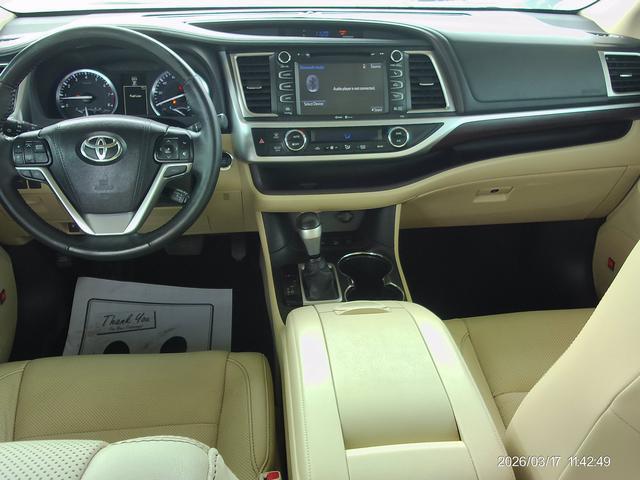 used 2015 Toyota Highlander car, priced at $14,470