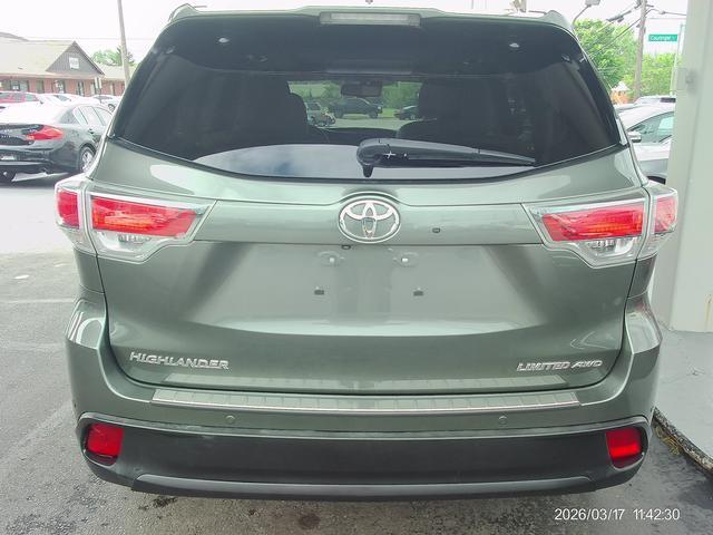 used 2015 Toyota Highlander car, priced at $14,470