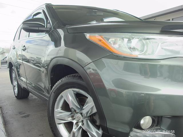 used 2015 Toyota Highlander car, priced at $14,470