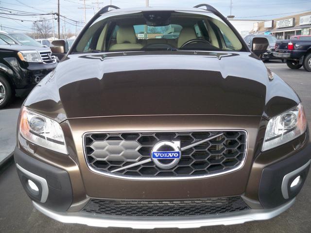 used 2016 Volvo XC70 car, priced at $12,970