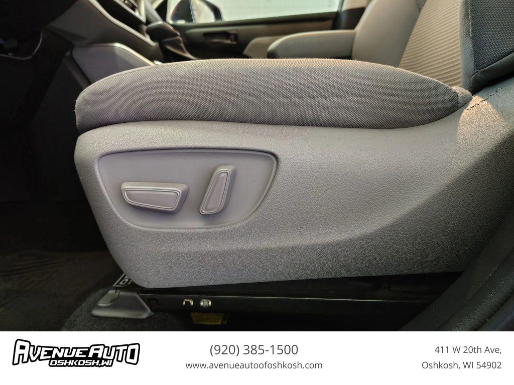 used 2022 Toyota Highlander car, priced at $26,343