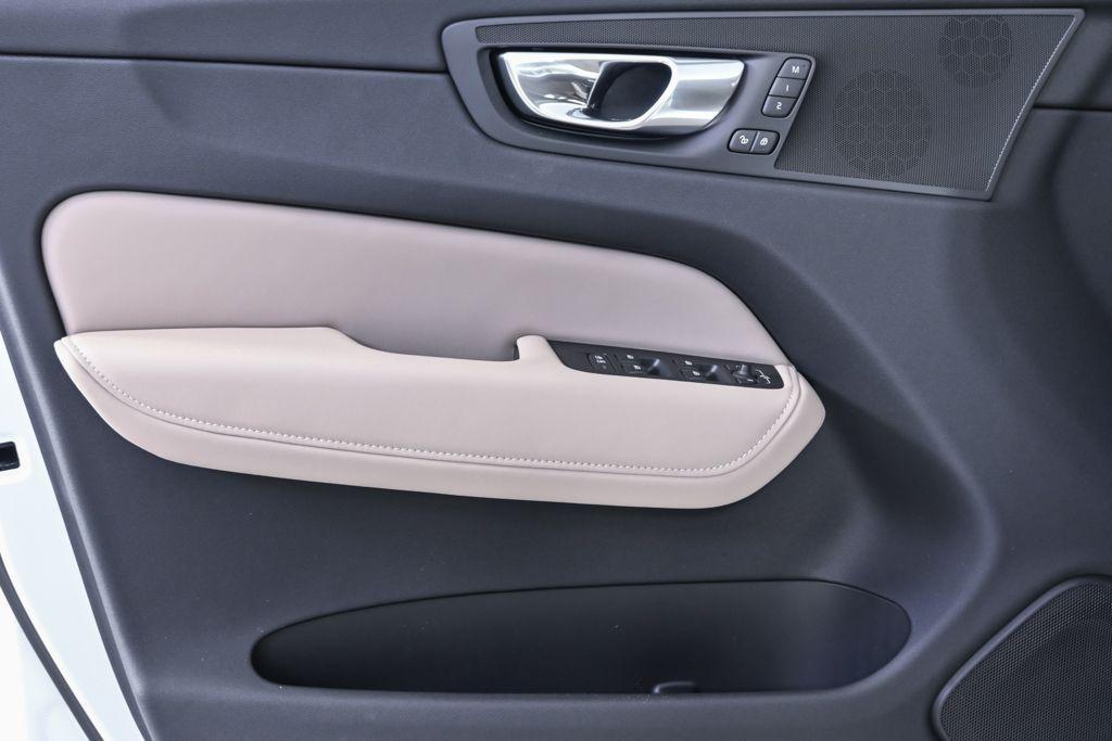 new 2026 Volvo XC60 car, priced at $57,985