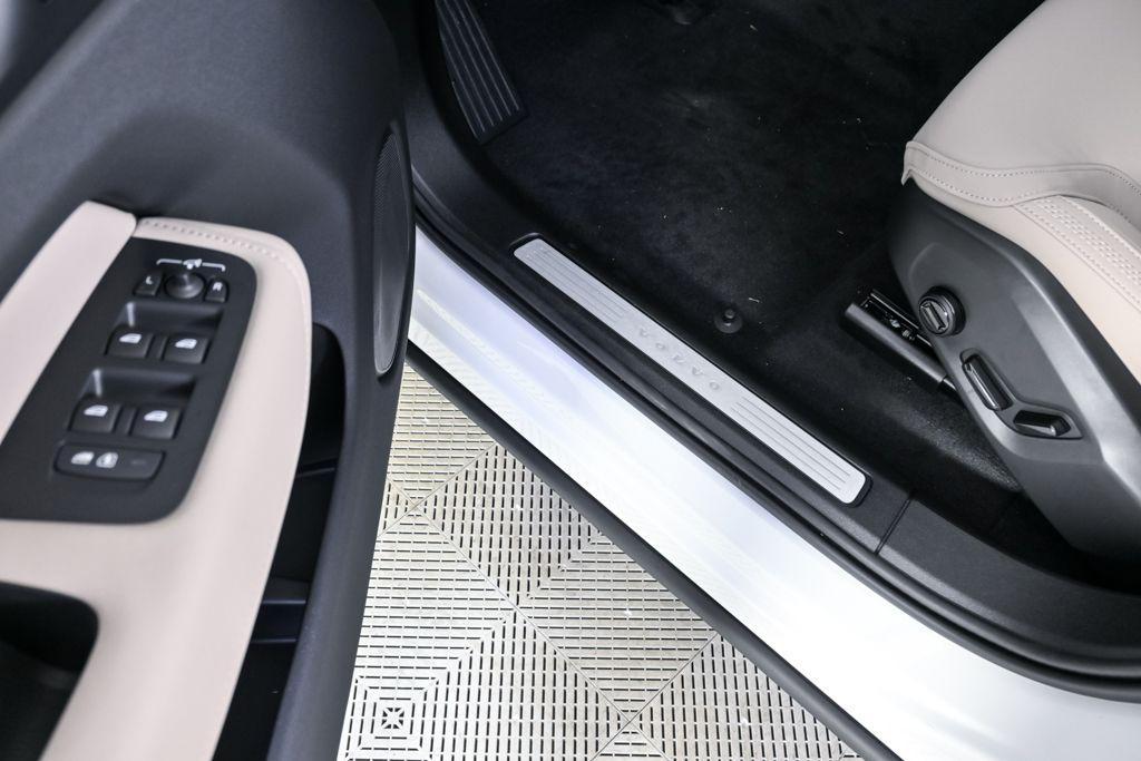 new 2026 Volvo XC60 car, priced at $57,985