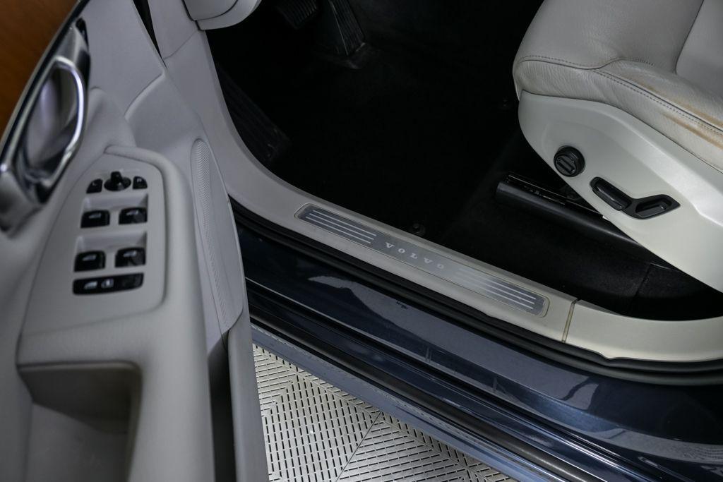 used 2022 Volvo XC90 car, priced at $34,502