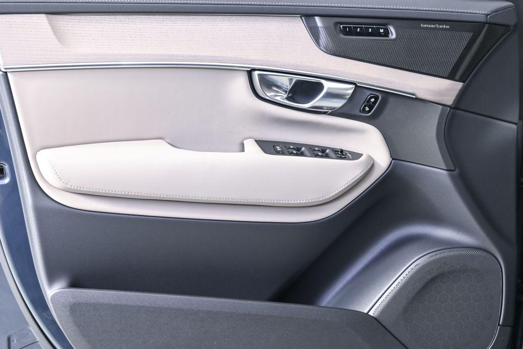 new 2026 Volvo XC90 Plug-In Hybrid car, priced at $85,625