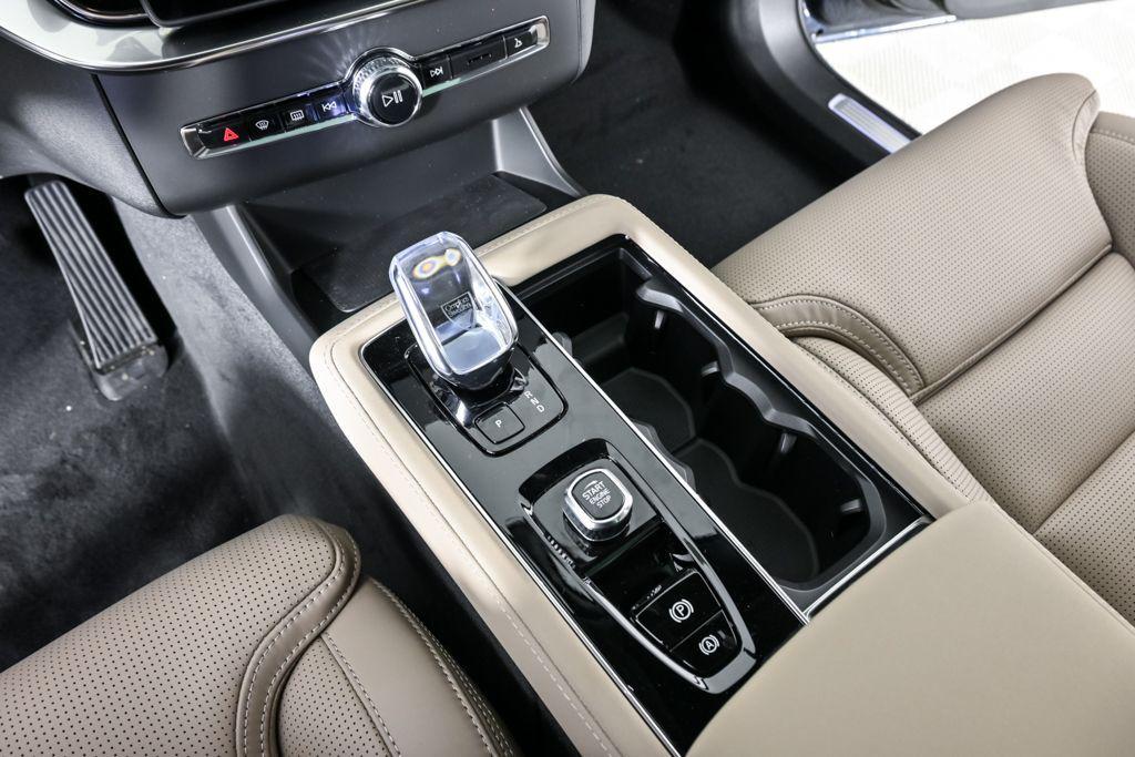 new 2026 Volvo XC90 Plug-In Hybrid car, priced at $85,625