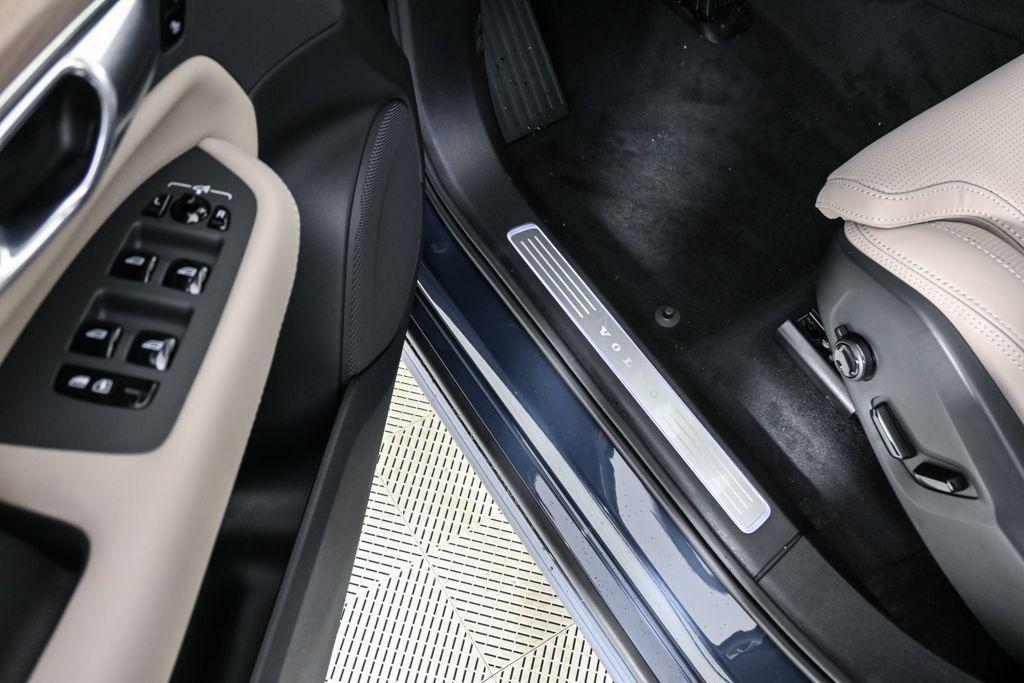 new 2026 Volvo XC90 Plug-In Hybrid car, priced at $85,625