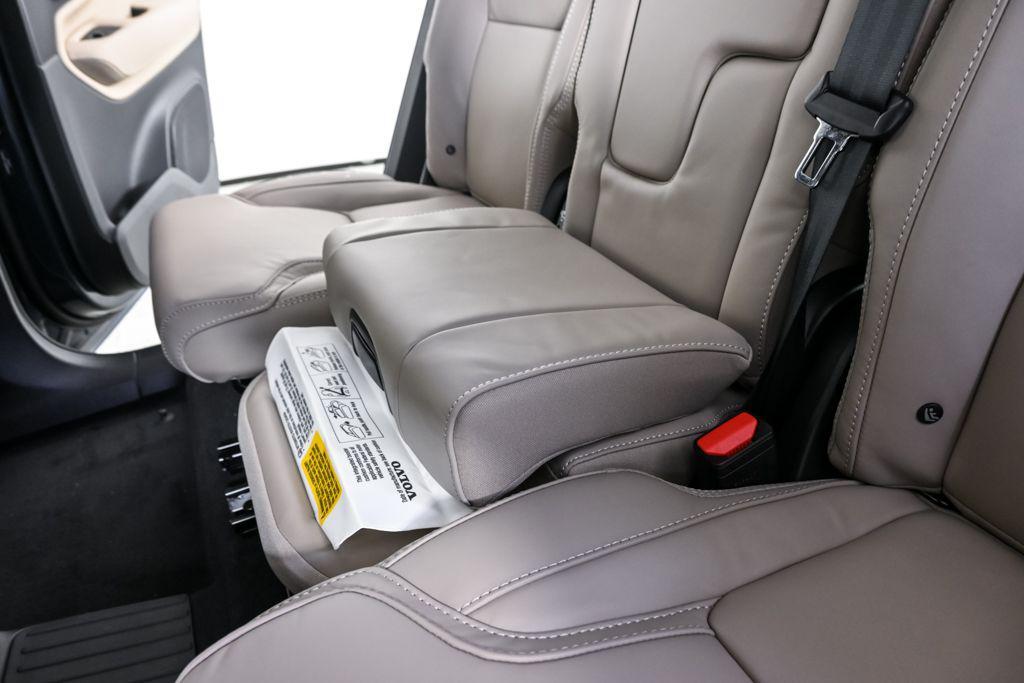 new 2026 Volvo XC90 Plug-In Hybrid car, priced at $85,625