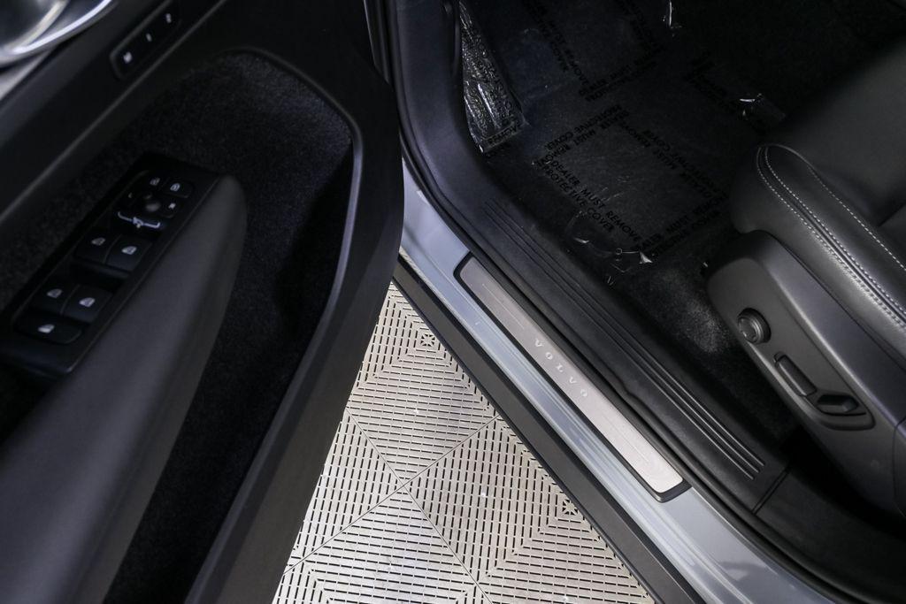 used 2025 Volvo XC40 car, priced at $30,644