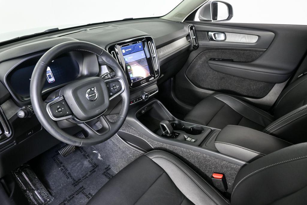 used 2025 Volvo XC40 car, priced at $30,644