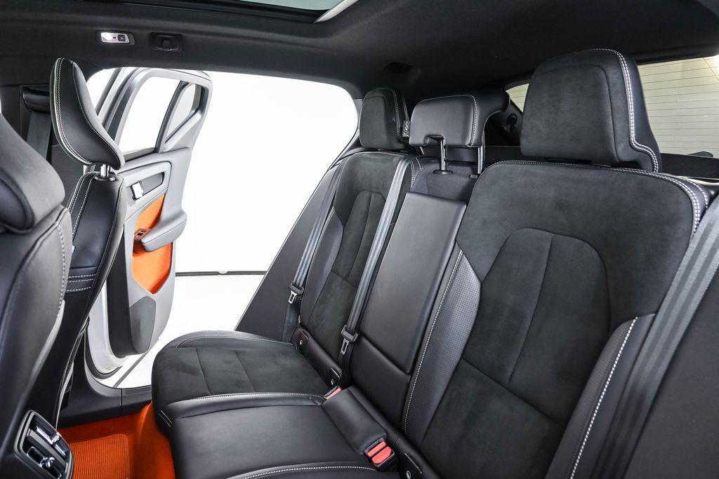 used 2020 Volvo XC40 car, priced at $24,443
