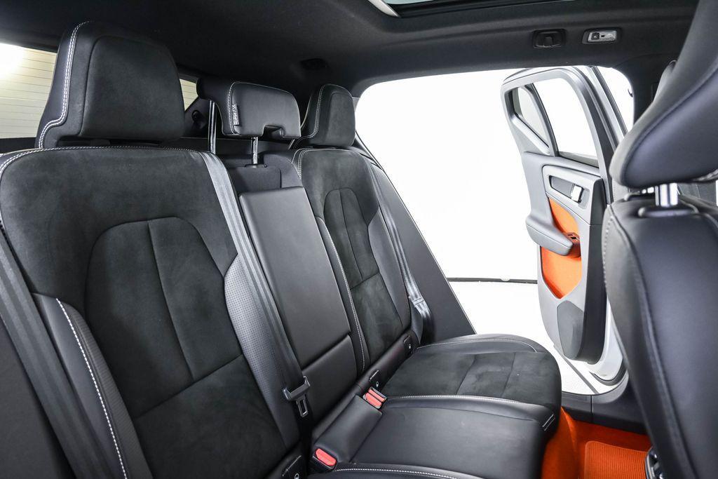 used 2020 Volvo XC40 car, priced at $24,443