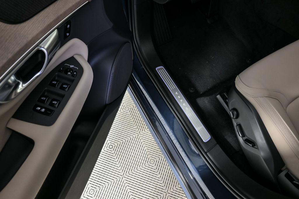 new 2026 Volvo XC90 car, priced at $71,825