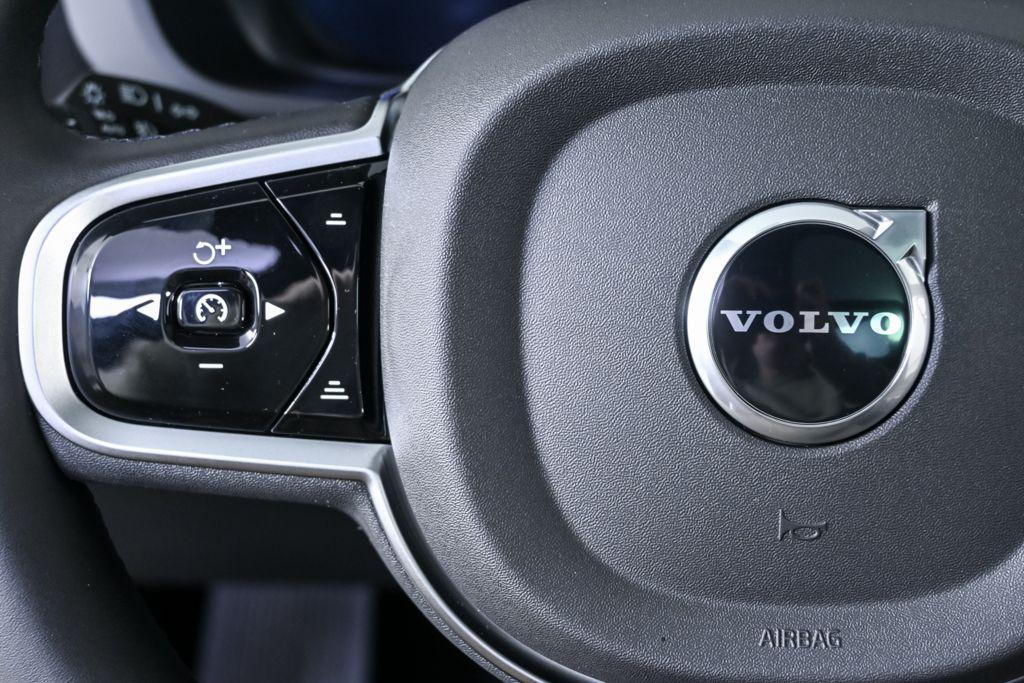 new 2026 Volvo XC60 car, priced at $57,985