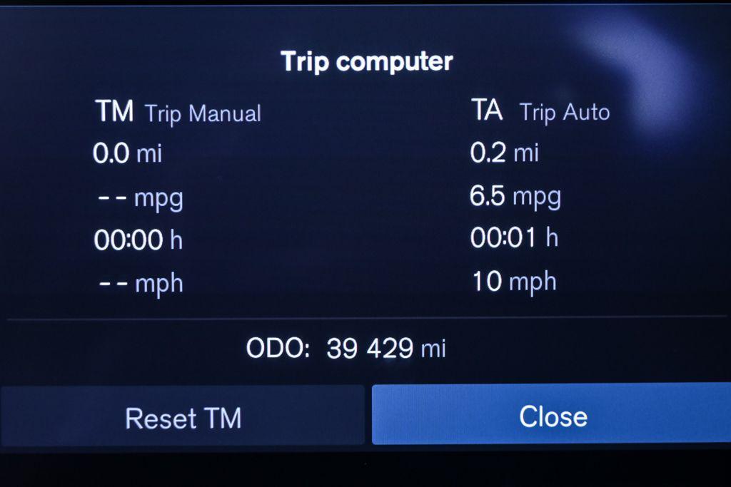 used 2023 Volvo XC40 car, priced at $26,987