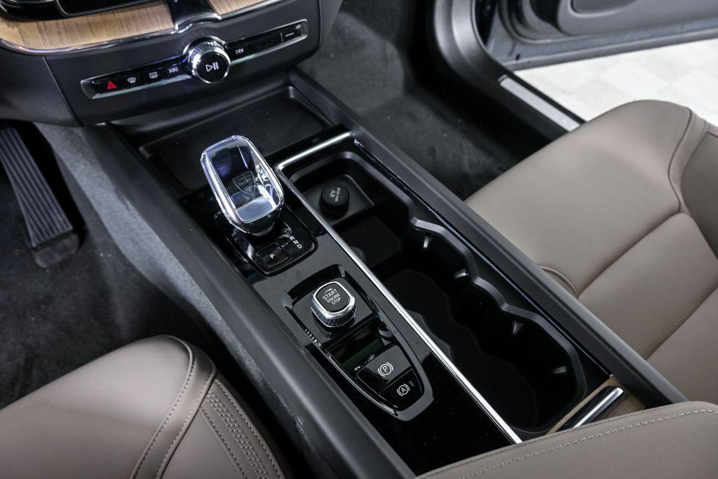 new 2026 Volvo XC60 car, priced at $57,985