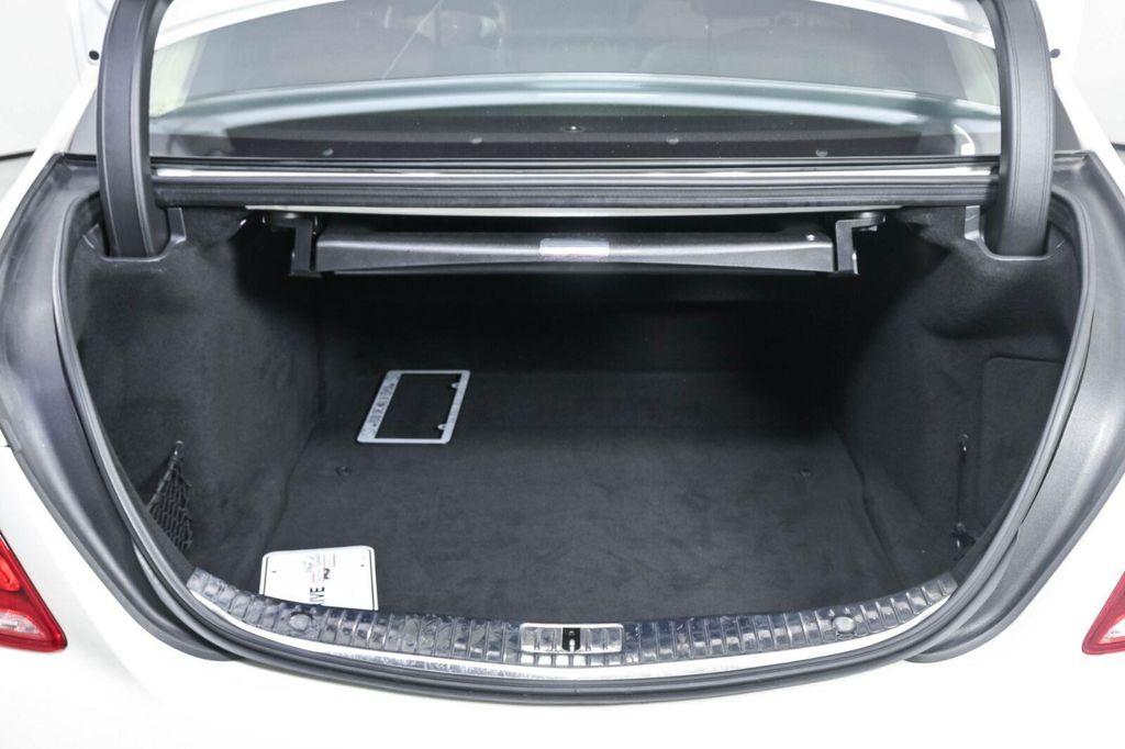 Mercedes-Benz S-Class view 30