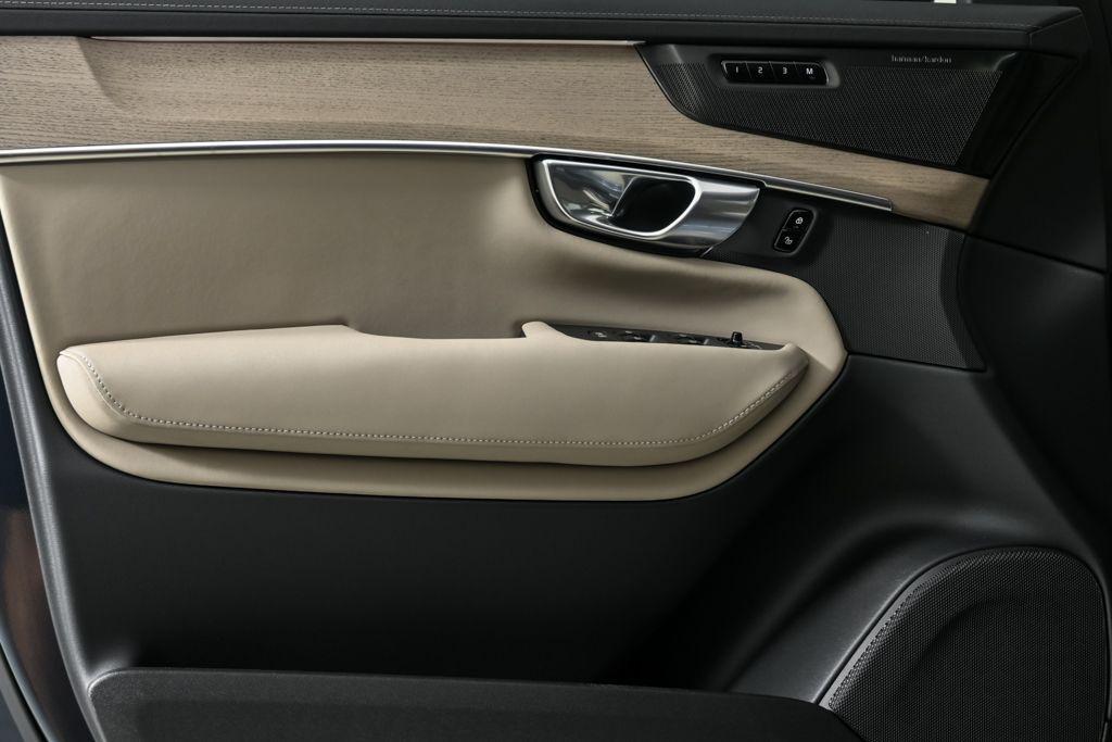 new 2026 Volvo XC90 car, priced at $71,825